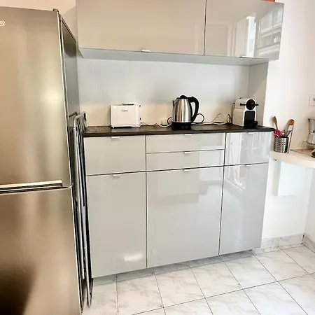 Cosy - 15 Min From - Free Parking * 니스
