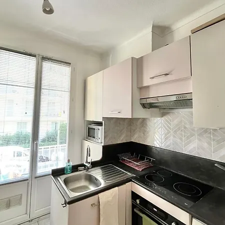 Cosy - 15 Min From - Free Parking 아파트 *